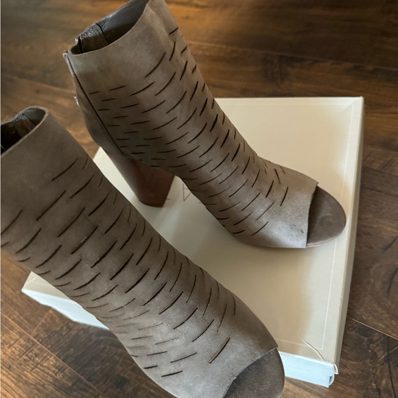 Brand new 1.State leather suede booties - Picture 1 of 7